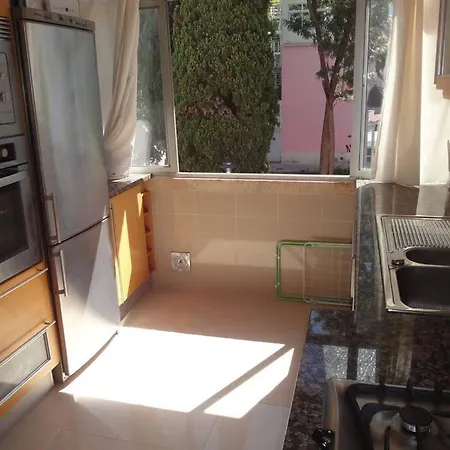 Lisbon Centre - Av Roma - Quiet And Close To All *