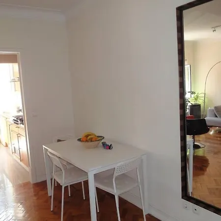 Lisbon Centre - Av Roma - Quiet And Close To All アパート リスボン