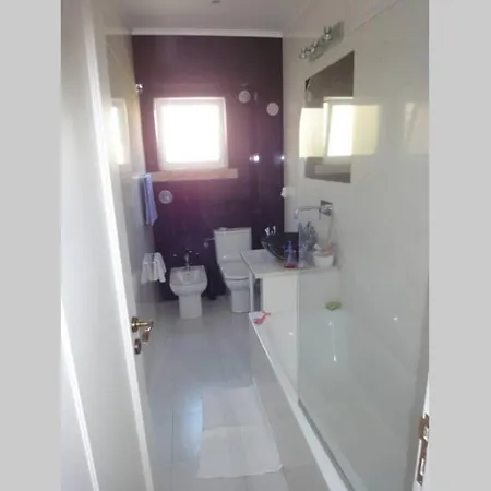 Apartment Lisbon Centre - Av Roma - Quiet And Close To All *