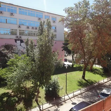 Lisbon Centre - Av Roma - Quiet And Close To All